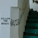 دانلود آهنگ سلام اومدم شاهزاده با اسب سفیدت شم ریمیکس هوش مصنوعی صدای زن گوگوش و علی عبدالمالکی