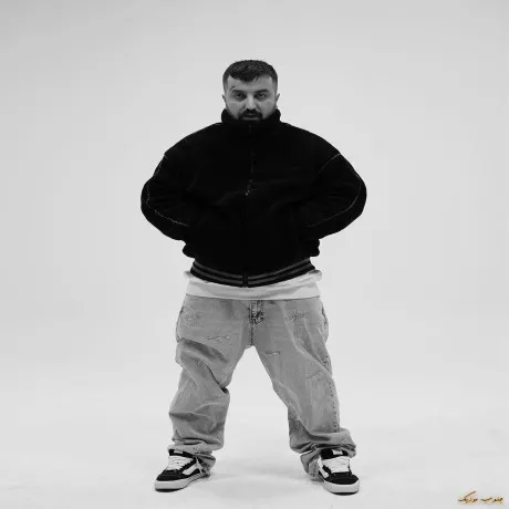 دانلود آهنگ دوییدم من دنبالمم سرکار افتادم حس نمیکنم هیچی (ریمیکس) گاد پوری  طولانی یکجا پشت سر هم