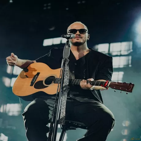 دانلود آهنگ هر روزی گذشت خالی شد دستم هی اشوان ترند اینستا