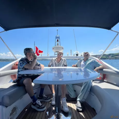 دانلود اهنگ از پشت تلفنت فحش میدی آرتا و کوروش  ریمیکس بیس دار رقصی